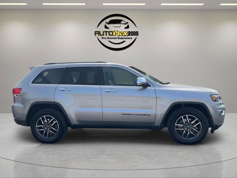 Used 2019 Jeep Grand Cherokee Limited w/ Luxury Group II RWD image 8