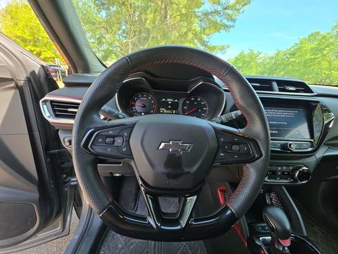 Used 2023 Chevrolet TrailBlazer RS w/ Convenience Package AWD/4WD image 14