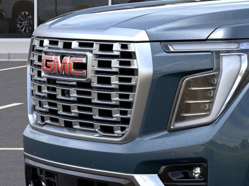 New 2026 GMC Yukon Denali w/ Denali Reserve Package AWD/4WD image 16