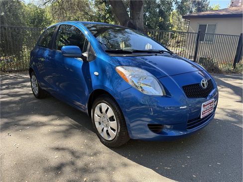 Used 2008 Toyota Yaris 2-Door Hatchback FWD image 7