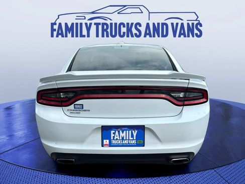 Used 2016 Dodge Charger SXT AWD/4WD image 4