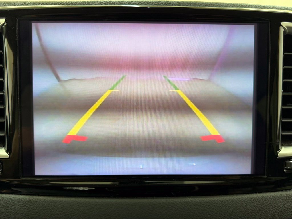 Used 2023 Chrysler Pacifica Touring-L FWD image 24
