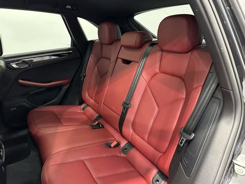 Certified 2025 Porsche Macan Macan image 35