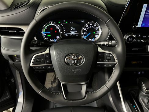 Used 2026 Toyota Highlander XLE AWD/4WD image 15