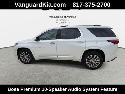 Used 2023 Chevrolet Traverse Premier FWD image 5