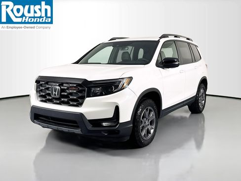 Certified 2024 Honda Passport TrailSport image 1