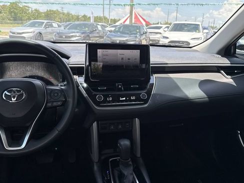 Used 2024 Toyota Corolla Cross XLE w/ Convenience Package AWD/4WD image 22
