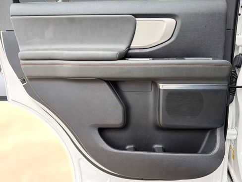 Used 2025 Ford Expedition Active AWD/4WD image 18