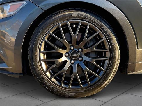 Used 2017 Ford Mustang GT Premium image 9