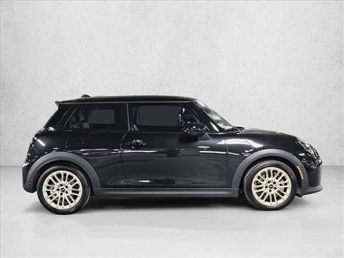 Certified 2025 MINI Cooper S image 4
