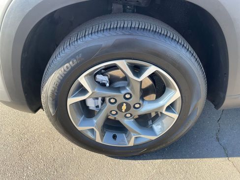 Used 2025 Chevrolet Trax LT image 29