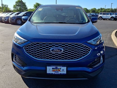 Certified 2024 Ford Edge SEL w/ Convenience Package AWD/4WD image 2