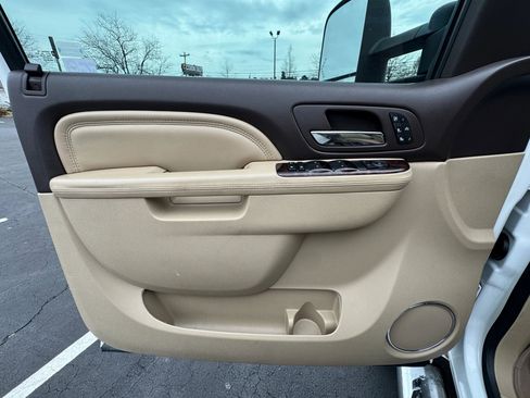 Used 2014 GMC Sierra 2500 Denali w/ Suspension Package, Off-Road image 16