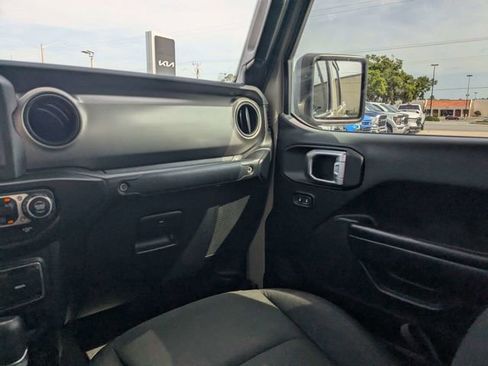 Used 2020 Jeep Gladiator Sport w/ Quick Order Package 24S AWD/4WD image 16