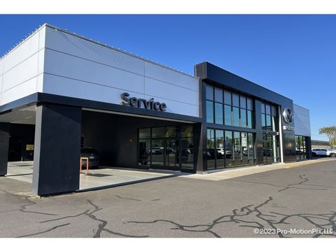 Used 2019 Chevrolet Suburban LT image 35