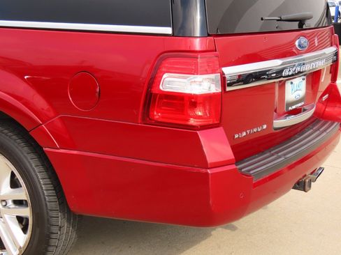 Used 2017 Ford Expedition EL Platinum image 16