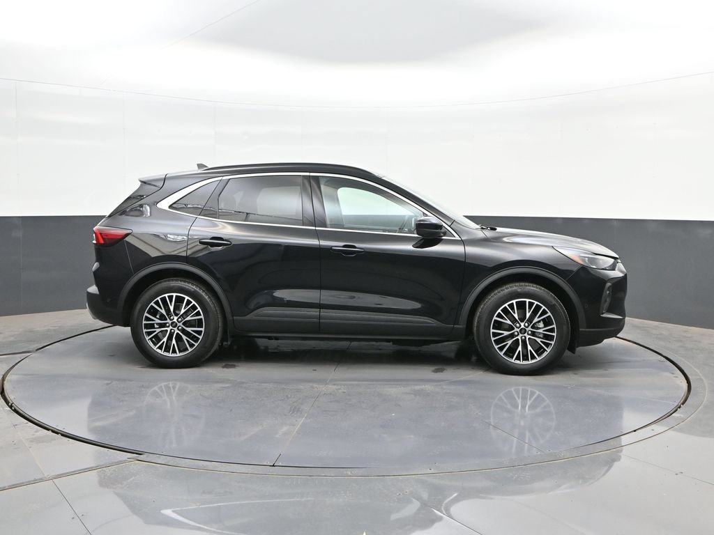 Used 2024 Ford Escape SE w/ PHEV Premium Package FWD image 24