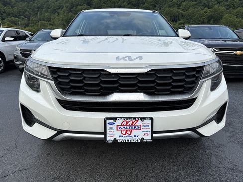 Used 2023 Kia Seltos LX AWD/4WD image 2