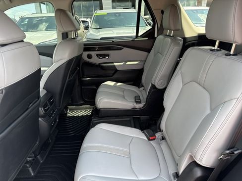 Used 2024 Honda Pilot EX-L image 6