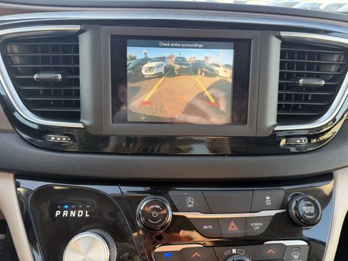 Used 2020 Chrysler Voyager Lxi image 16