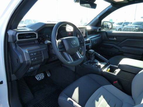 Used 2025 Toyota Tacoma TRD Sport image 21