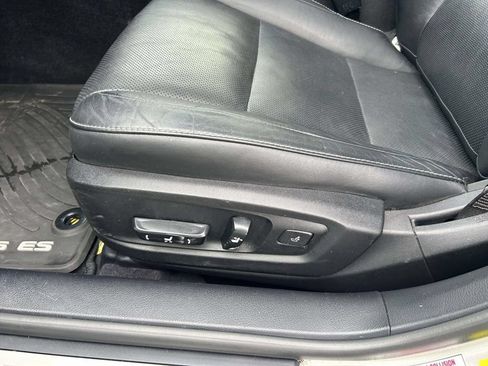 Used 2015 Lexus ES 350 w/ Luxury Package FWD image 17