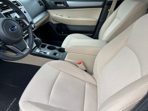 Used 2019 Subaru Outback 2.5i Premium image 9