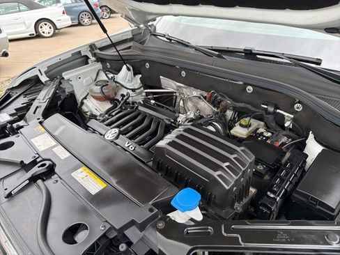 Used 2023 Volkswagen Atlas SE w/ Panoramic Sunroof Package FWD image 9