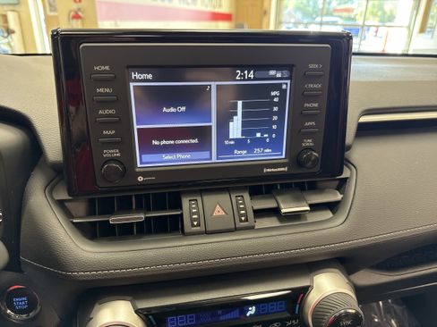 Used 2021 Toyota RAV4 XLE Premium image 37