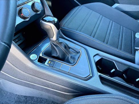 Used 2024 Volkswagen Tiguan S image 13