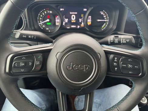 Used 2024 Jeep Wrangler Unlimited Rubicon 4xe image 21