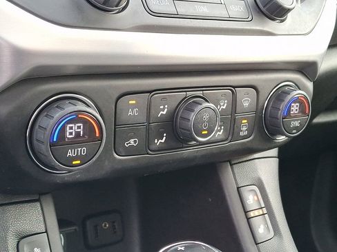 Used 2017 GMC Acadia SLT image 14