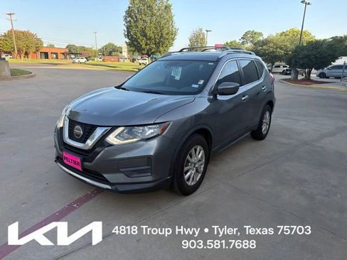 Used 2019 Nissan Rogue S w/ Special Edition Package FWD image 3