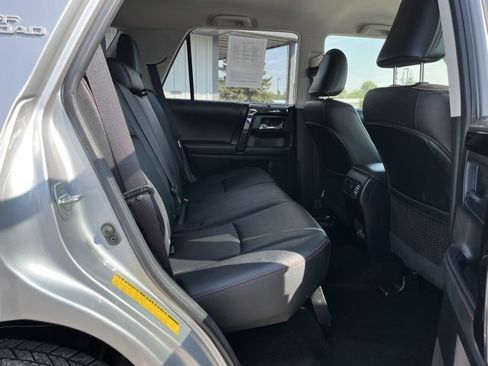 Used 2024 Toyota 4Runner TRD Off-Road Premium image 33