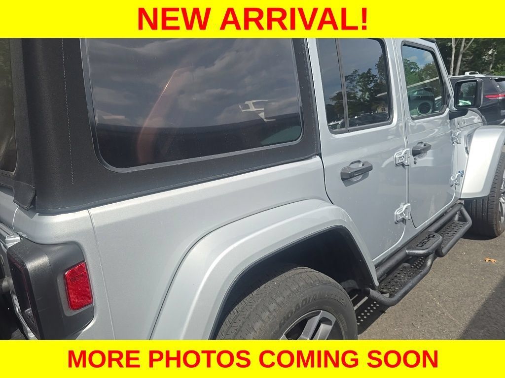 Used 2024 Jeep Wrangler Unlimited AWD/4WD image 5