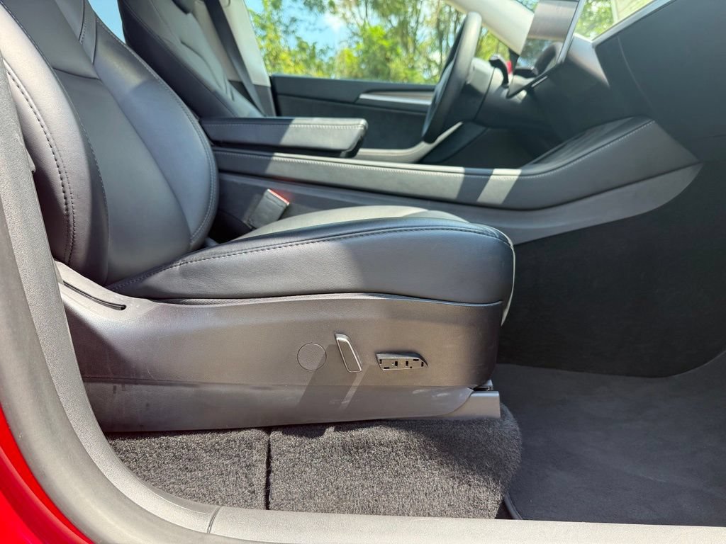 Used 2023 Tesla Model Y Long Range AWD/4WD image 23