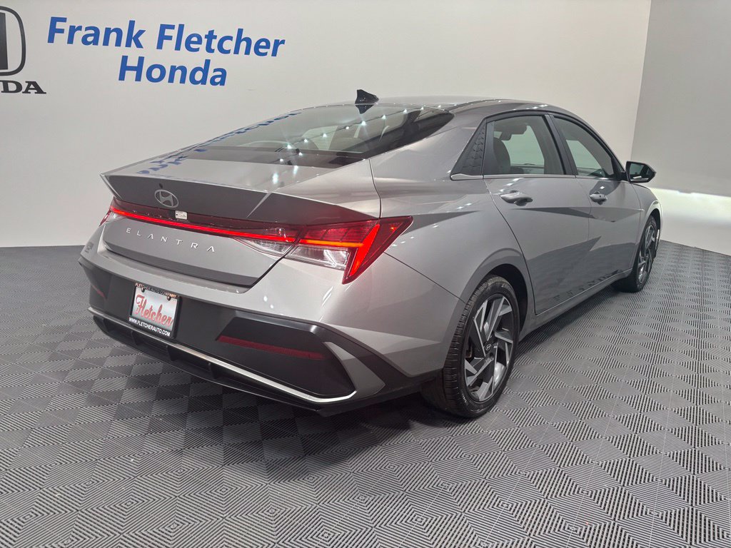 Used 2025 Hyundai Elantra SEL FWD image 6