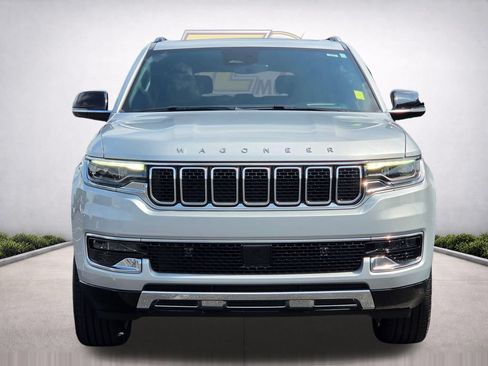 Used 2023 Jeep Wagoneer Series III w/ Premium Group I AWD/4WD image 3