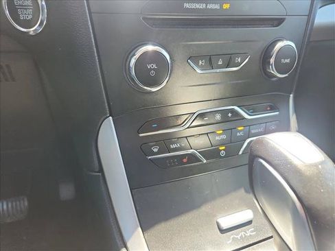 Used 2017 Ford Edge SEL w/ Equipment Group 201A AWD/4WD image 16