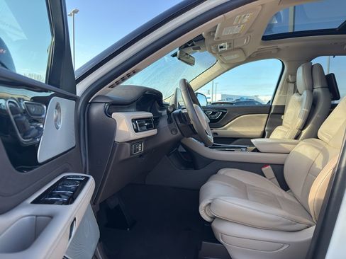 Used 2022 Lincoln Aviator Reserve w/ Equipment Group 201A image 10