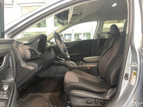 Used 2024 Subaru Outback Premium AWD/4WD image 6