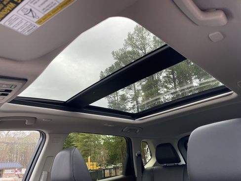 Used 2023 Nissan Rogue SL image 20