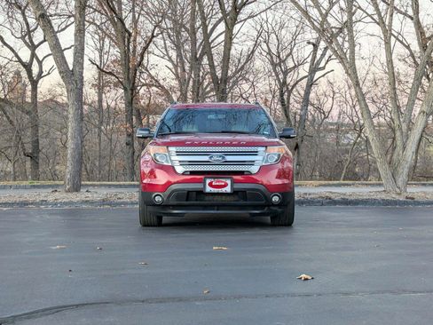 Used 2015 Ford Explorer XLT w/ Equipment Group 202A FWD image 3