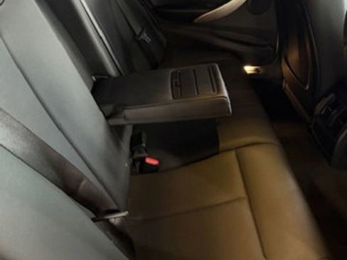 Used 2018 BMW 320i xDrive Sedan image 16