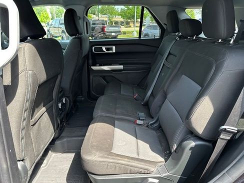 Used 2022 Ford Explorer XLT AWD/4WD image 17