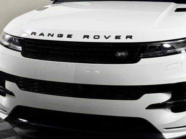 New 2026 Land Rover Range Rover Sport Dynamic SE AWD/4WD image 11
