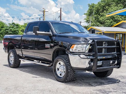 Used 2016 RAM 2500 Tradesman w/ Chrome Appearance Group AWD/4WD image 3