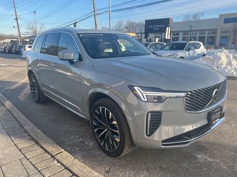 Used 2025 Volvo XC90 B6 Plus image 7