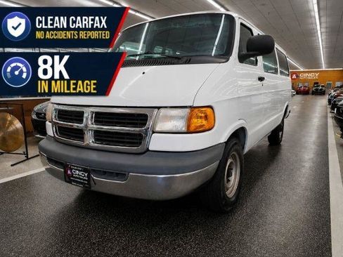 Used 2001 Dodge B2500 Passenger RWD image 1