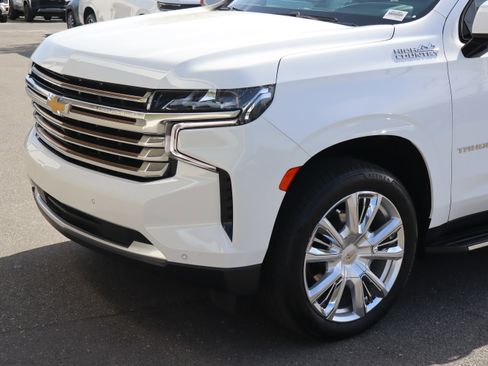 Used 2024 Chevrolet Tahoe High Country AWD/4WD image 6